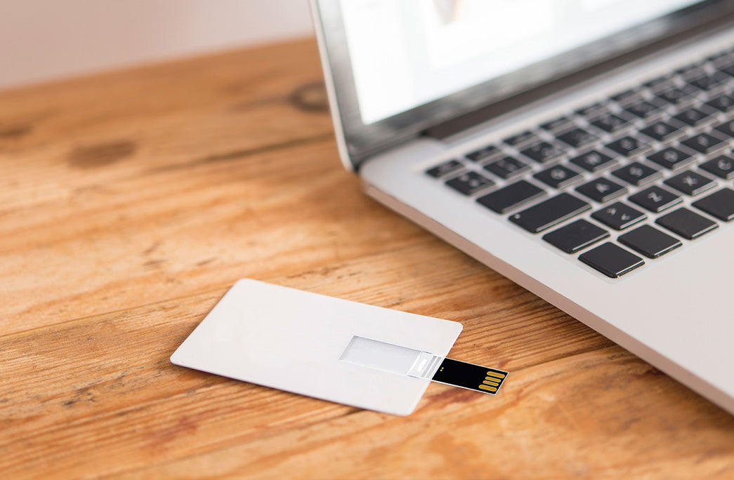 Card Flip Style USB 2.0 Flash Drive Unprinted