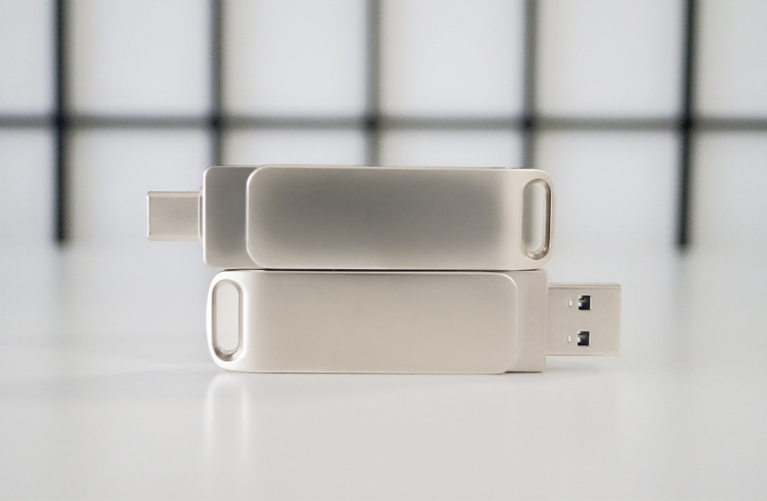 UMD Pivot USB 3.1 Flash Drive